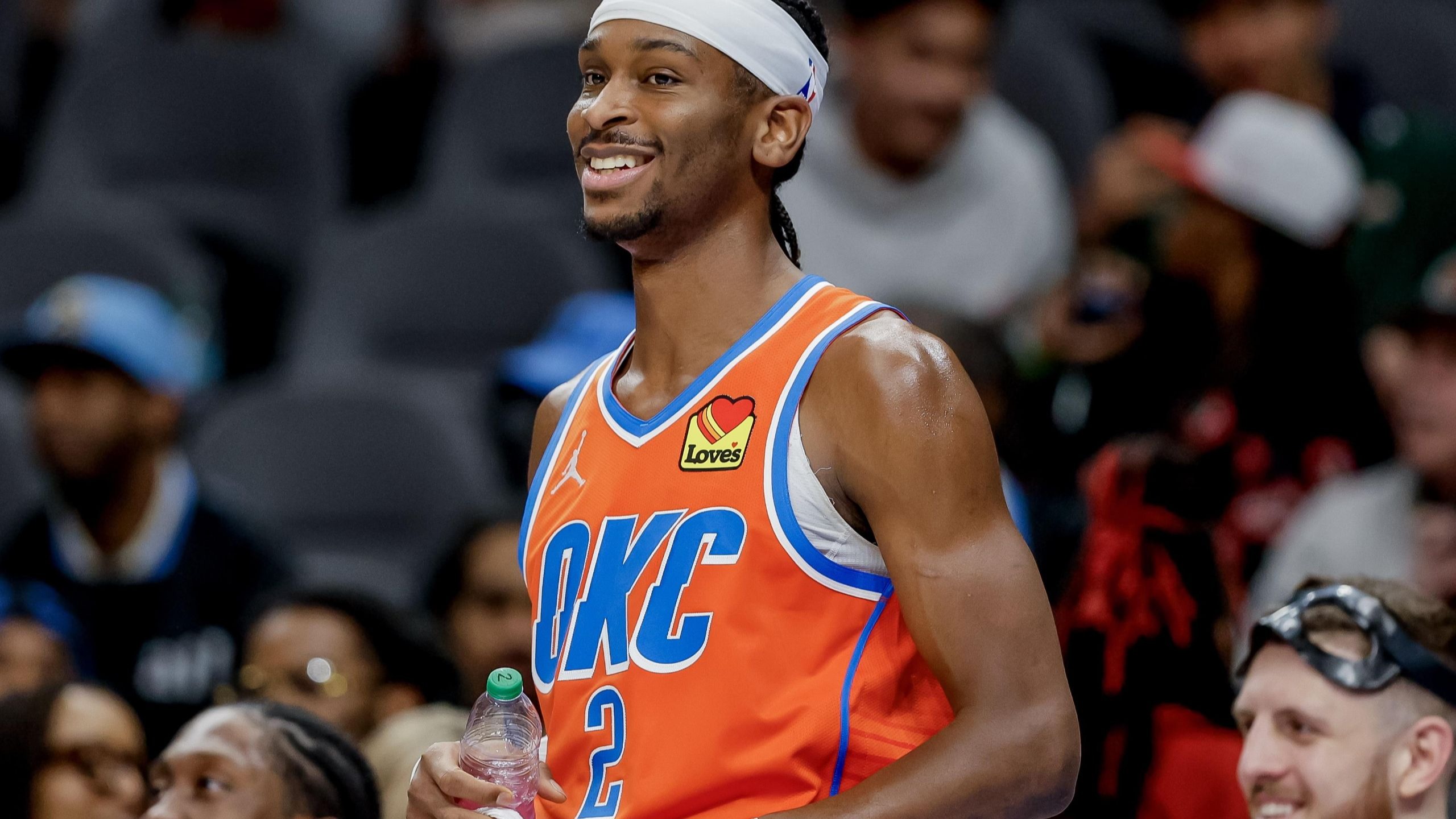 包含赛前欧篮联焦点战，俄克拉荷马雷霆手感冰凉，气氛紧张，轮换策略成焦点的词条