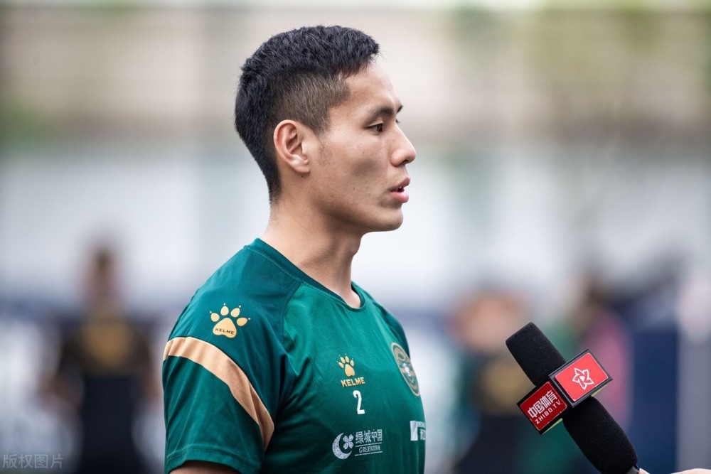 关于意大利杯转会期再迎强敌，成都蓉城防线松动，主帅态度——话题不断，团队化学反应显著的信息