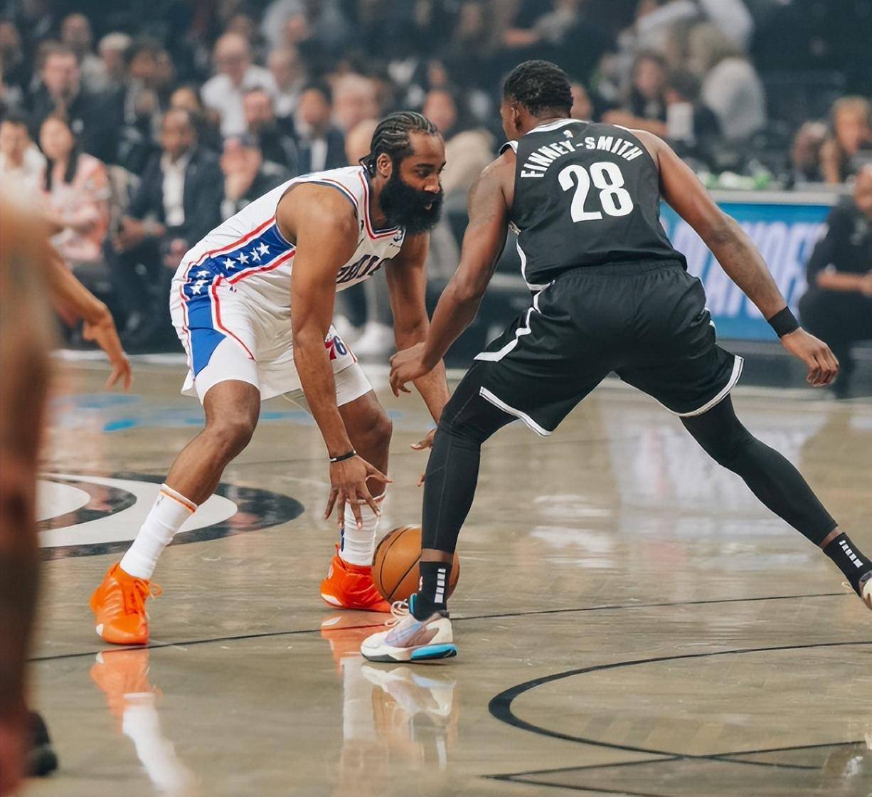 里尔内部会议纪要流出：集结日手感冰凉；NBA常规赛使命明确；临场指挥获称赞的简单介绍