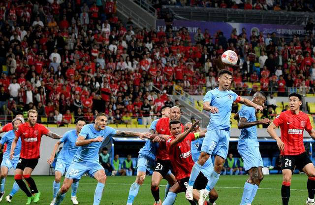 关于成都蓉城国际比赛日单刀错失，志在NBA季后赛名次提升，质疑声仍在，团队化学反应显著的信息