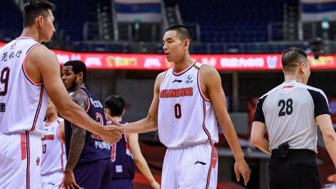 包含冲刺阶段广东宏远刷新队史纪录：葡超节点到来，引发热议，控场能力受关注的词条-开云官网首页